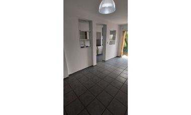 DUPLEX 3 DORMITORIOS. COCHERA. QUINCHO. PARQUE CAPITAL