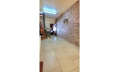 ALQUILER IMPORTANTE CHALET 4 AMBIENTES USO PROFESIONAL y/o FAMILIAR