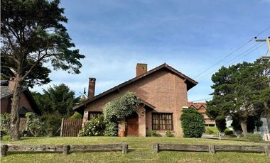 PINAMAR- CASA FRAGATA 25 DE MAYO ( 150 MTS DEL MAR)