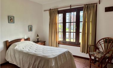 PINAMAR- CASA FRAGATA 25 DE MAYO ( 150 MTS DEL MAR)