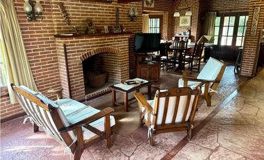 PINAMAR- CASA FRAGATA 25 DE MAYO ( 150 MTS DEL MAR)