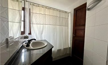 PINAMAR- CASA FRAGATA 25 DE MAYO ( 150 MTS DEL MAR)