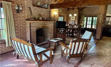 PINAMAR- CASA FRAGATA 25 DE MAYO ( 150 MTS DEL MAR)