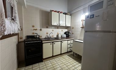 PINAMAR- DEPARTAMENTO UBICADO A METROS DEL MAR