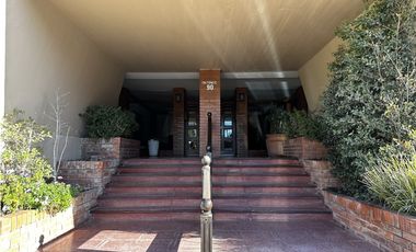 PINAMAR- DEPARTAMENTO UBICADO A METROS DEL MAR