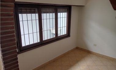 Chalet en PH 4 amb. Planta Alta a la calle