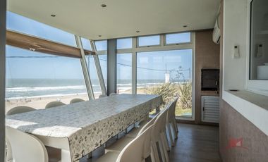 PINAMAR - CASA FAMILY  FRENTE AL MAR