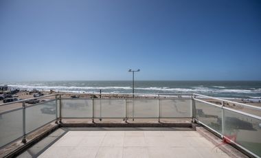 PINAMAR - CASA FAMILY  FRENTE AL MAR