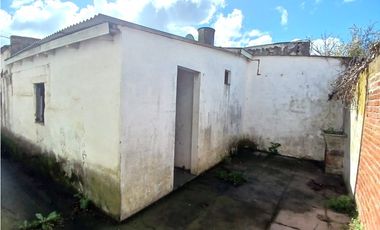 Venta CASA  RECICLAR O DEMOLER LOTE 8,66x34 Don Bosco 2.838