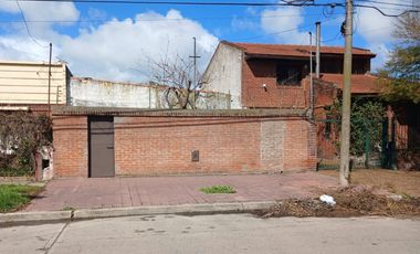 Venta CASA  RECICLAR O DEMOLER LOTE 8,66x34 Don Bosco 2.838