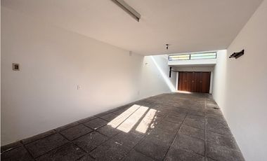 SE ALQUILA CASA 4 DORM C/PILETA SOBRE AVDA BS AS - CENTRO ALMAFUERTE