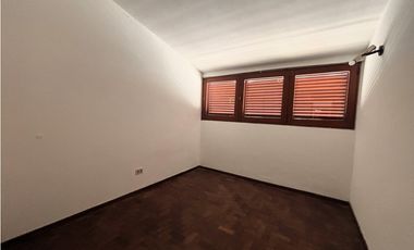 SE ALQUILA CASA 4 DORM C/PILETA SOBRE AVDA BS AS - CENTRO ALMAFUERTE