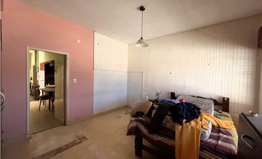 SE VENDE CASA CON LOCAL COMERCIAL EN EL CENTRO DE ALMAFUERTE