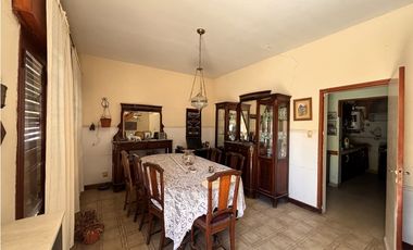 SE VENDE CASA CON LOCAL COMERCIAL EN EL CENTRO DE ALMAFUERTE