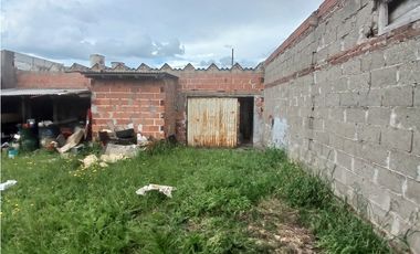 VENTA CASA 3 AMB. ENTRADA P/ VEHICULOS, DEPOSITO O TALLER, PARQUE