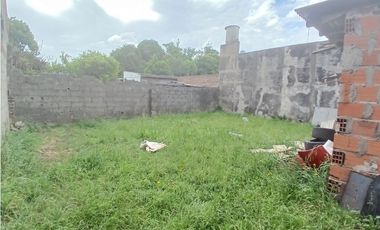 VENTA CASA 3 AMB. ENTRADA P/ VEHICULOS, DEPOSITO O TALLER, PARQUE