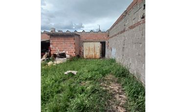 VENTA CASA 3 AMB. ENTRADA P/ VEHICULOS, DEPOSITO O TALLER, PARQUE