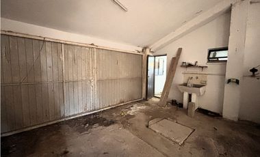 SE VENDE CASA 2 DORM. EN BARRIO PINARES - ALMAFUERTE