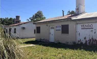 SE VENDE CASA 2 DORM. EN BARRIO PINARES - ALMAFUERTE