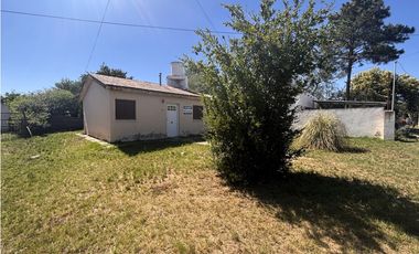 SE VENDE CASA 2 DORM. EN BARRIO PINARES - ALMAFUERTE