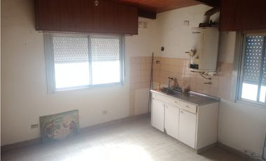 VENTA PH 1 AMBIENTE DIVISIBLE PATIO PB BARRIO LAS AMERICAS facilidades