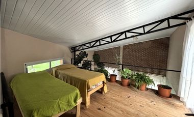 SE VENDE CASA CON BAJADA AL RIO - EN LOTEO BALCONES DEL RIO