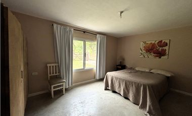 SE VENDE CASA CON BAJADA AL RIO - EN LOTEO BALCONES DEL RIO