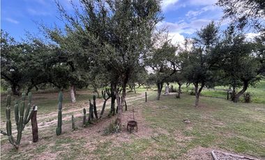 SE VENDE CASA CON BAJADA AL RIO - EN LOTEO BALCONES DEL RIO