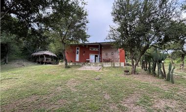 SE VENDE CASA CON BAJADA AL RIO - EN LOTEO BALCONES DEL RIO