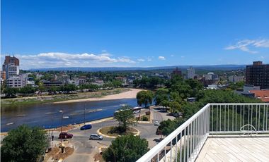 SE VENDE DEPTO EN CARLOS PAZ FRENTE AL LAGO - 2 DOR AMOBLADO C/COCHERA