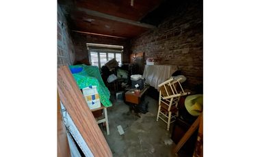 Casa en venta a refaccionar EN OPORTUNIDAD