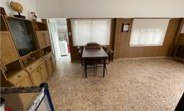 Casa en venta a refaccionar EN OPORTUNIDAD