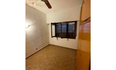 Casa en venta a refaccionar EN OPORTUNIDAD