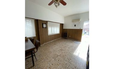 Casa en venta a refaccionar EN OPORTUNIDAD