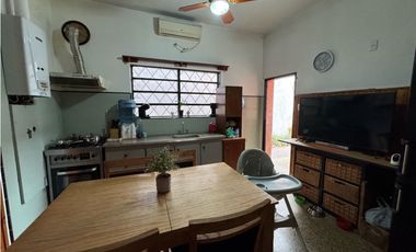 CASA CENTRICA EN VENTA APTA CREDITO