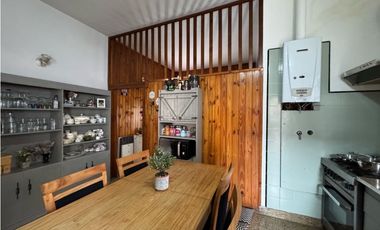 CASA CENTRICA EN VENTA APTA CREDITO