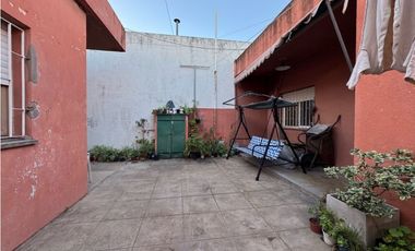 CASA CENTRICA EN VENTA APTA CREDITO