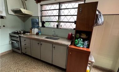 CASA CENTRICA EN VENTA APTA CREDITO