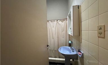 CASA CENTRICA EN VENTA APTA CREDITO