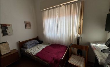 CASA CENTRICA EN VENTA APTA CREDITO
