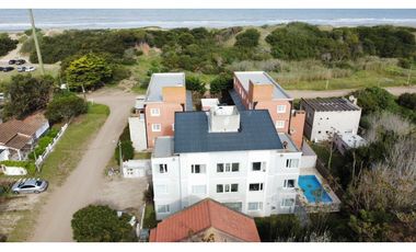 Departamento 2 ambientes pileta, a mts del mar .Valeria del Mar