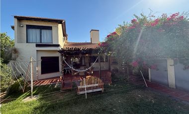 Venta Casa 5 ambientes centro Lujan