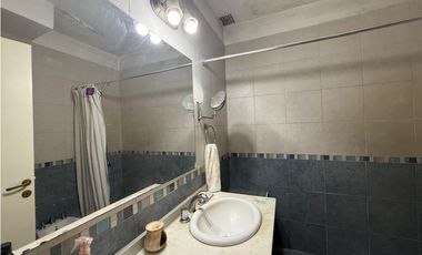 Venta Casa 5 ambientes centro Lujan