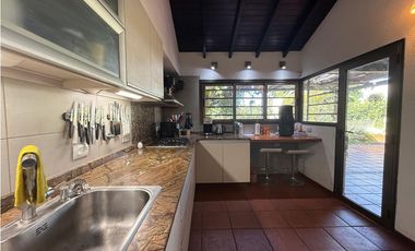 Venta Casa 5 ambientes centro Lujan