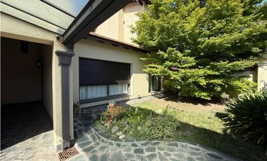 Venta Casa 5 ambientes centro Lujan