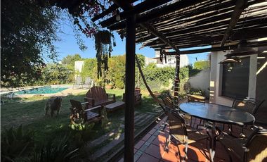Venta Casa 5 ambientes centro Lujan