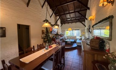 Venta Casa 5 ambientes centro Lujan