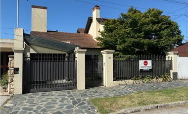 Venta Casa 5 ambientes centro Lujan