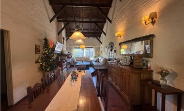 Venta Casa 5 ambientes centro Lujan