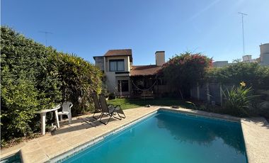 Venta Casa 5 ambientes centro Lujan